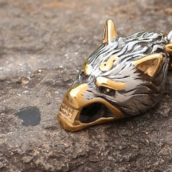 New! MEN'S Siver & Gold Byzantine Chain with Double Wolf Head Bracelet. 8" - Picture 4 of 9